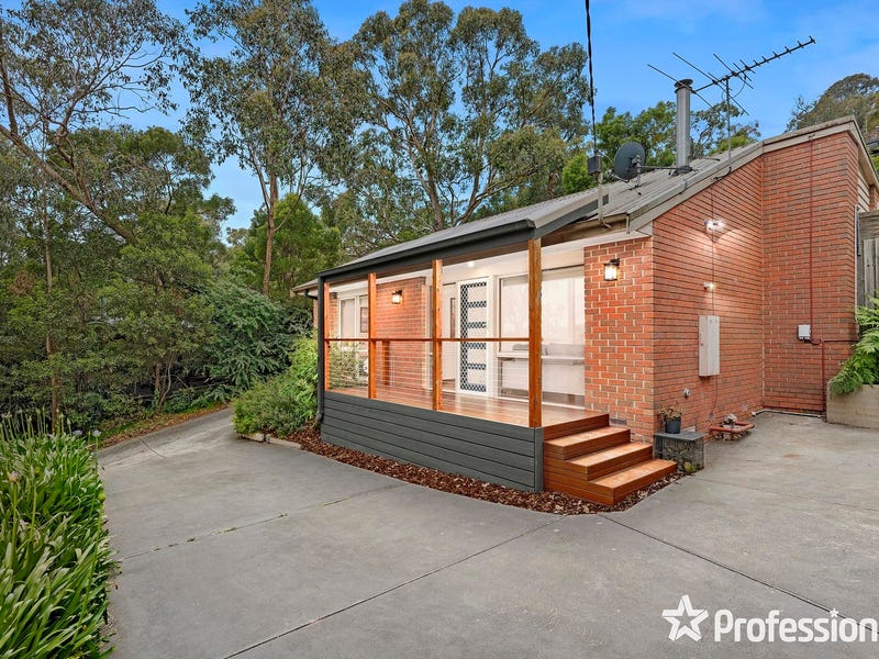 66 Commercial Road, Mount Evelyn, VIC 3796