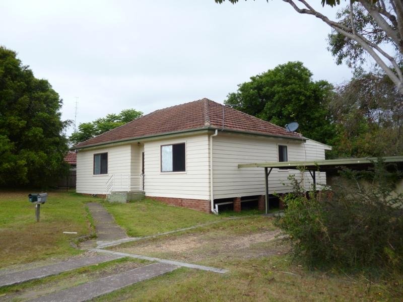 4 Cres, Raymond Terrace, NSW 2324