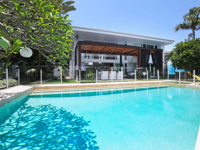 32 Naples Avenue, Isle Of Capri, Qld 4217 House for Sale realestate