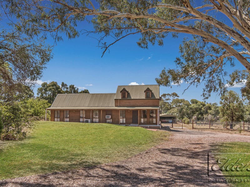 139 Carolyn Way, Maiden Gully, VIC 3551