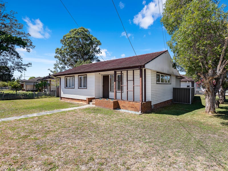 8 Armstrong Street, Ashcroft, NSW 2168 Property Details