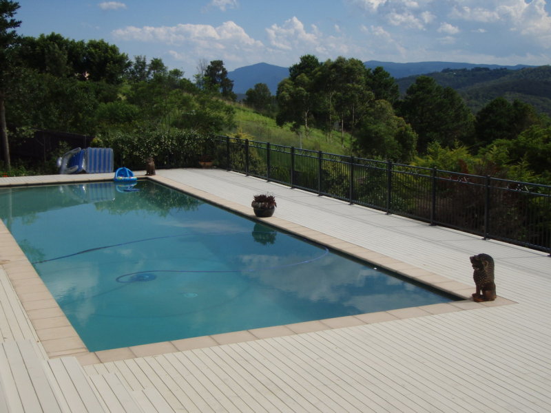 4 Outlook Avenue, Lower Beechmont, QLD 4211