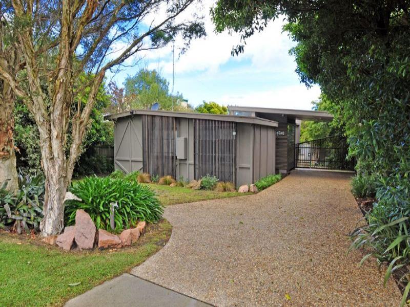 52 Bayview Avenue, Inverloch, Vic 3996 Property Details