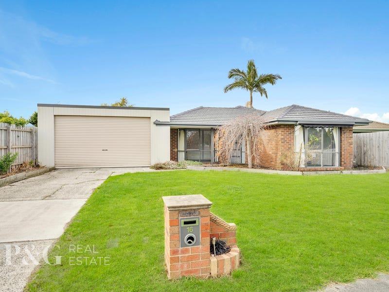 16 Dunbarton Drive, Pakenham, VIC 3810