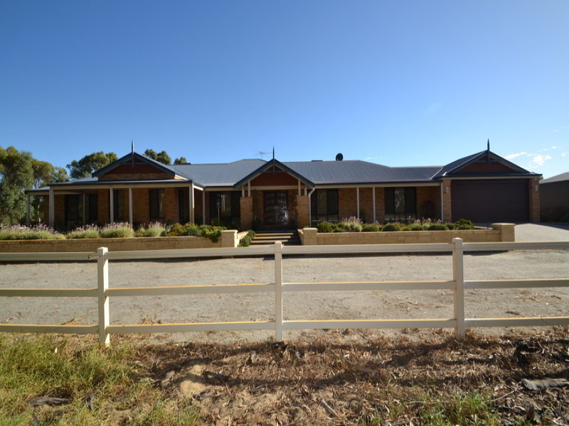 9 Country Drive, Oakford, WA 6121