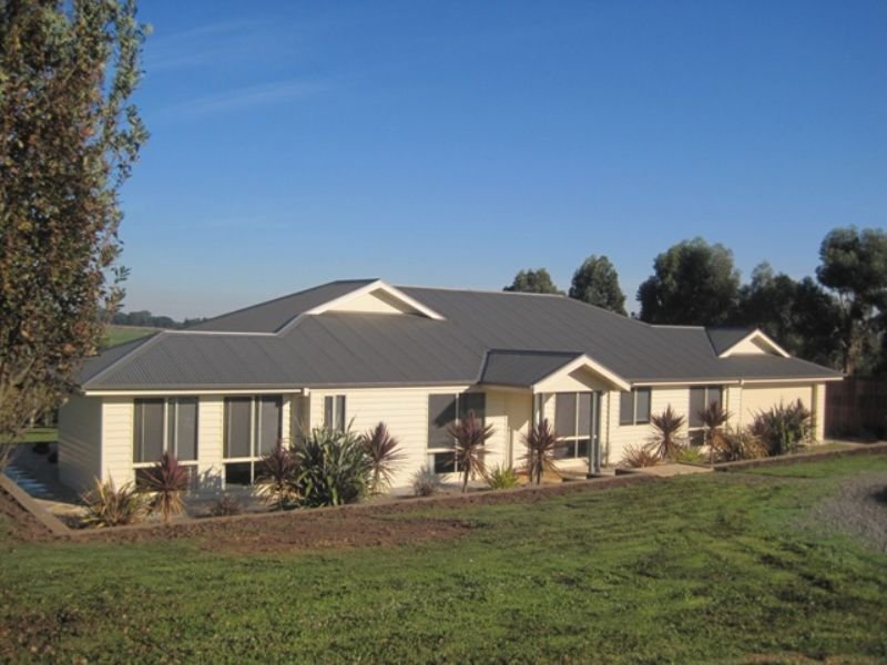 5 Pepperell Drive, Drouin, Vic 3818 Property Details