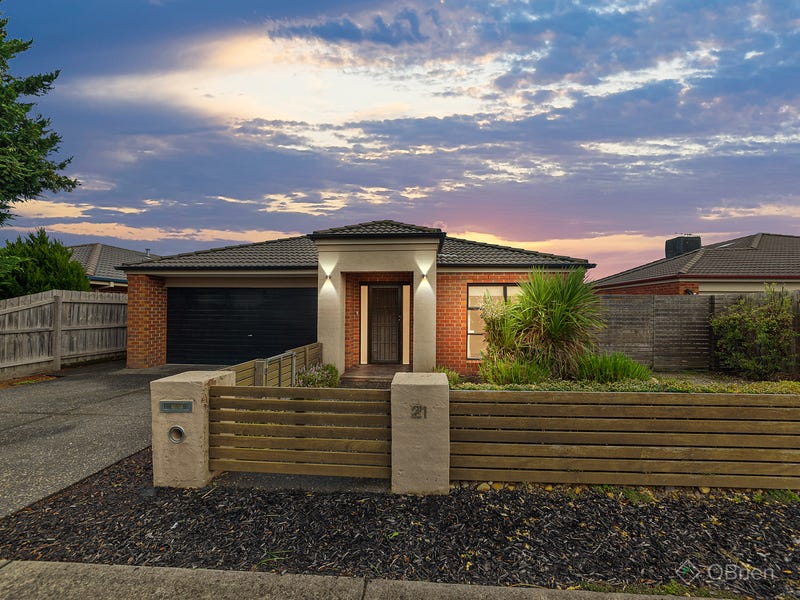 21 Dempster Way, Berwick, VIC 3806