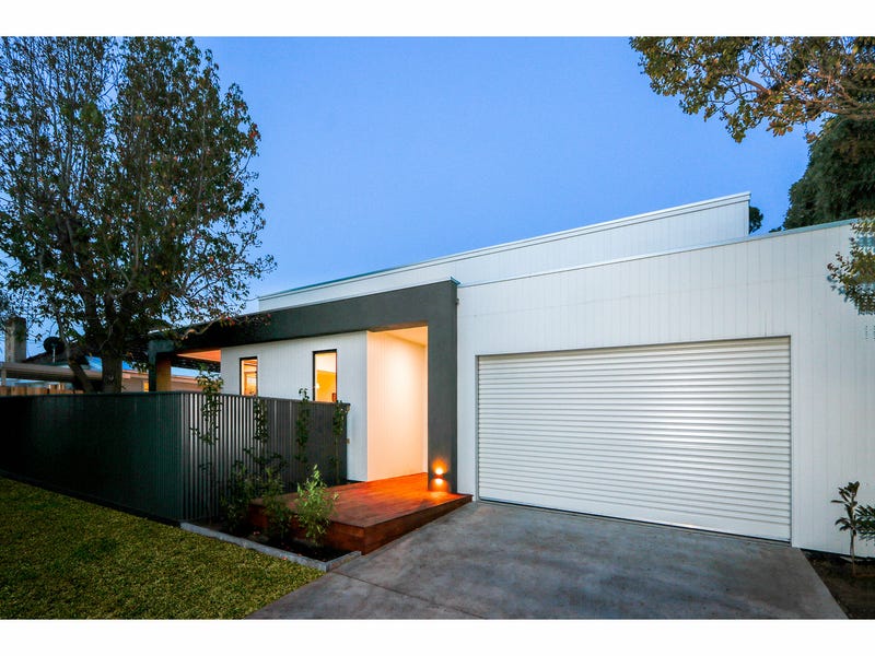 100 Dundas Street, Sale, Vic 3850 Property Details