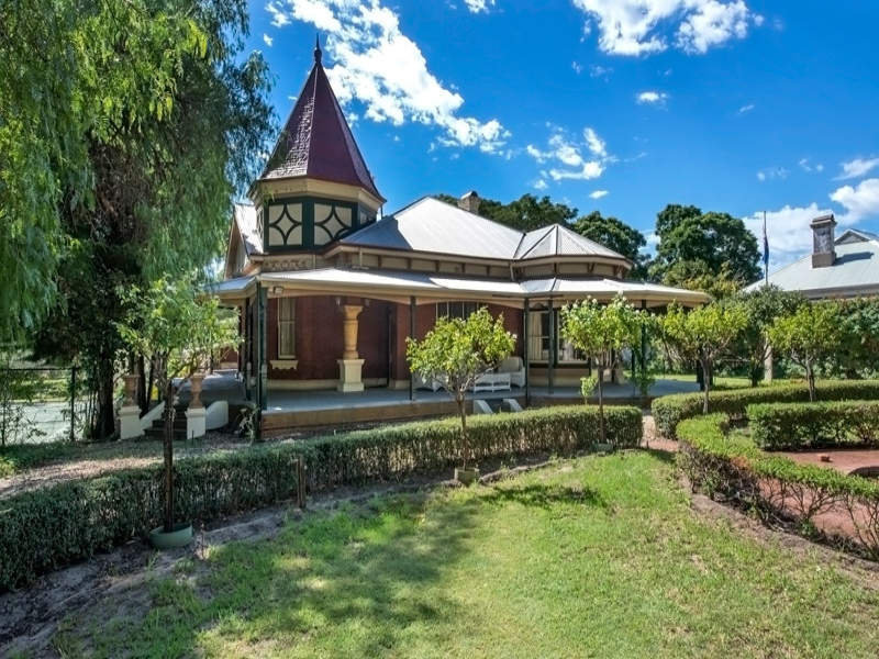 132 Swan Street, Guildford, WA 6055 Property Details