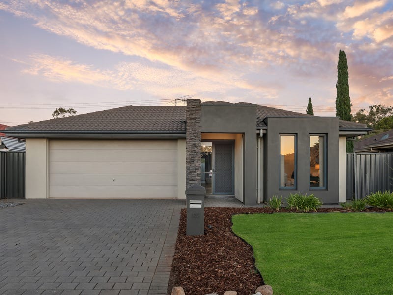 135 Lakeside Drive, Andrews Farm, SA 5114
