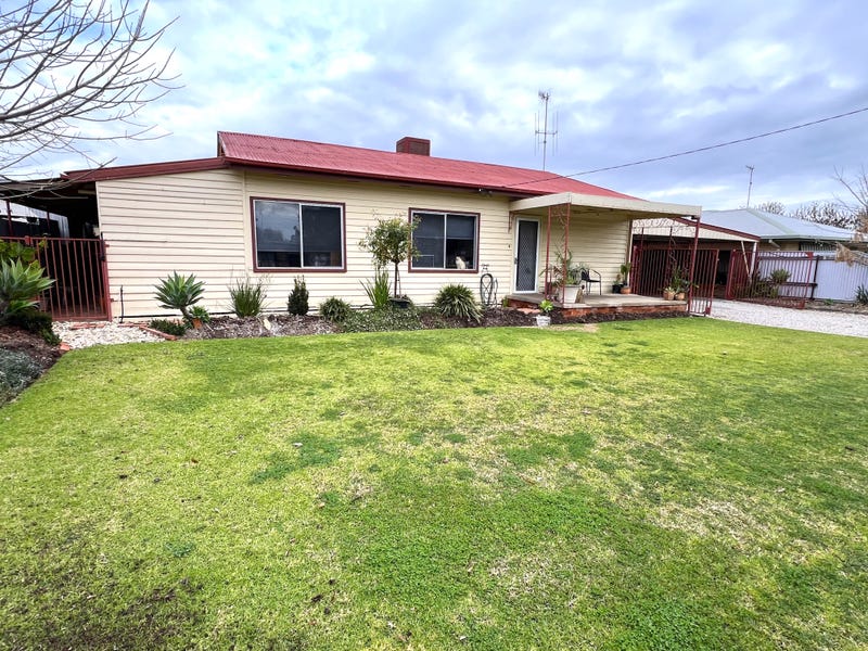 470 Henry Street, Deniliquin, NSW 2710 House for Sale