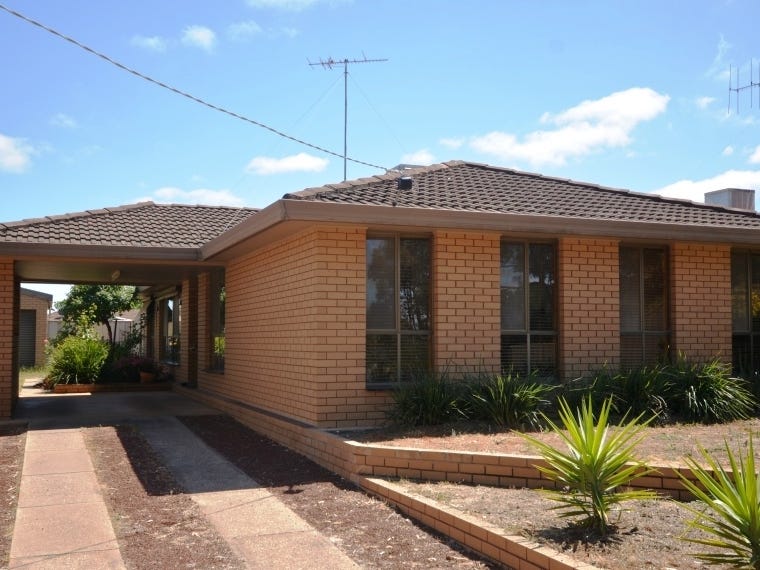 5 Newton Street St, Stawell, Vic 3380 House for Sale