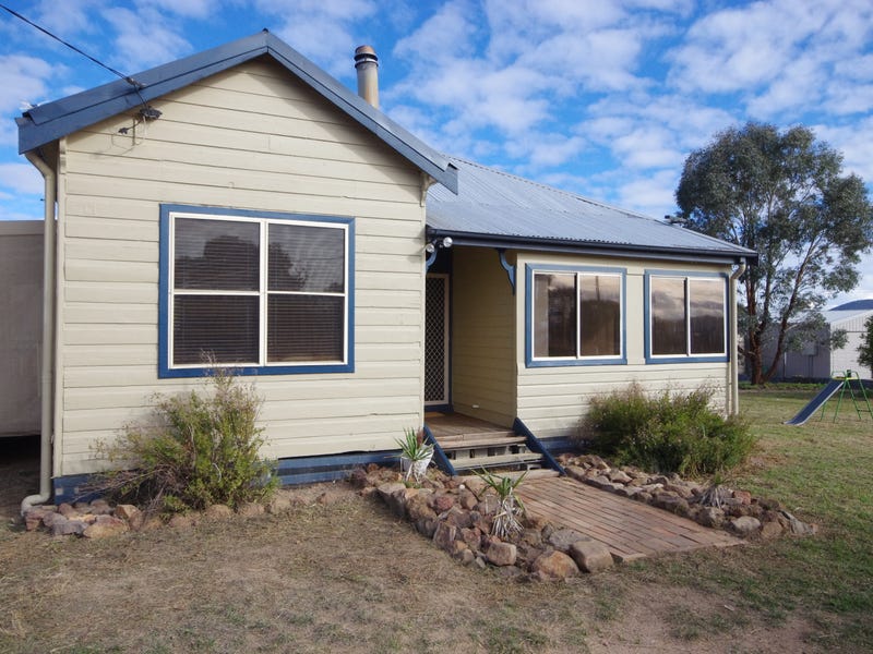 9 Deboyne Street, Koorawatha, NSW 2807 Property Details