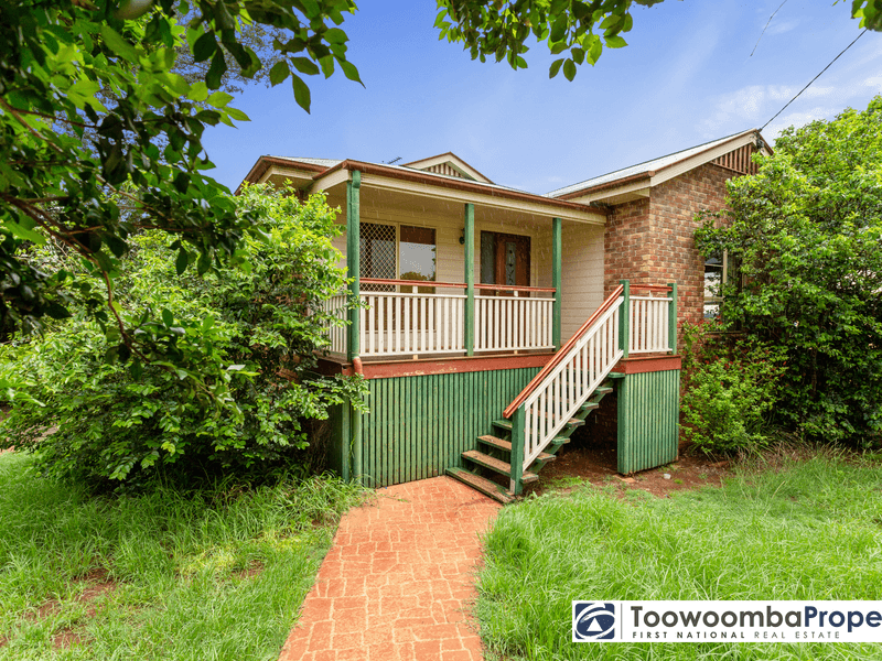 46 Ipswich Street, East Toowoomba, QLD 4350