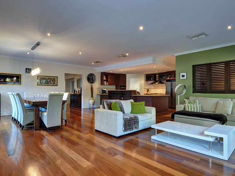 7 Kingsway, Madeley, WA 6065 Property Details