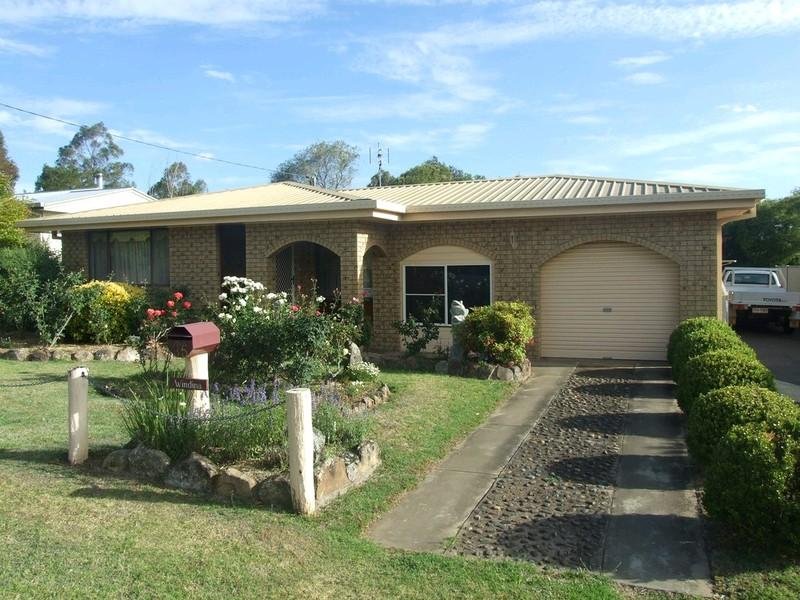 35 South Street, Crows Nest, QLD 4355