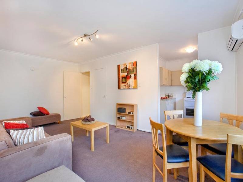 1/15 Woodvale Close, Essendon, Vic 3040 Property Details