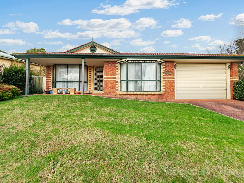 8 Walker Drive, Drouin, Vic 3818 Property Details