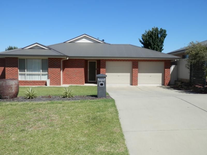 5 Dundale Cres, Estella, NSW 2650