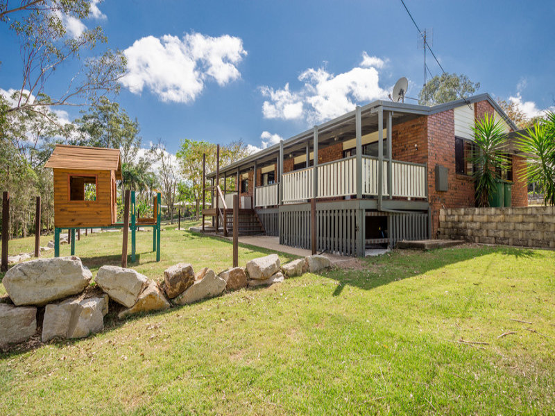 12 Rocks Road, Southside, Qld 4570
