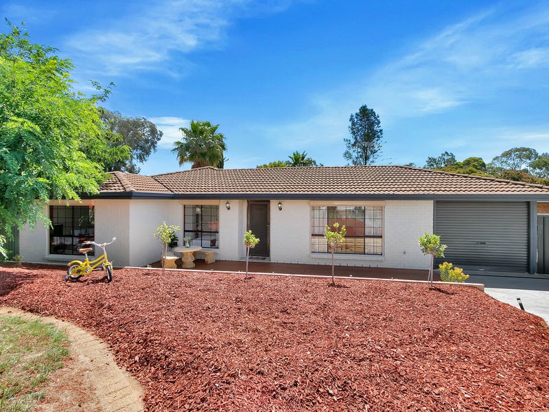 10 Karinga Avenue, Craigmore, SA 5114