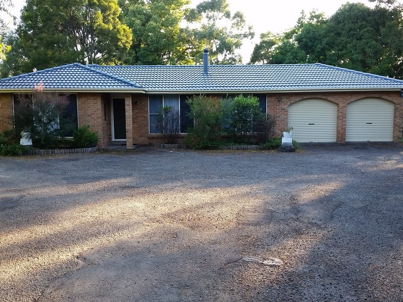 16 Lyndhurst Drive, Bomaderry, NSW 2541