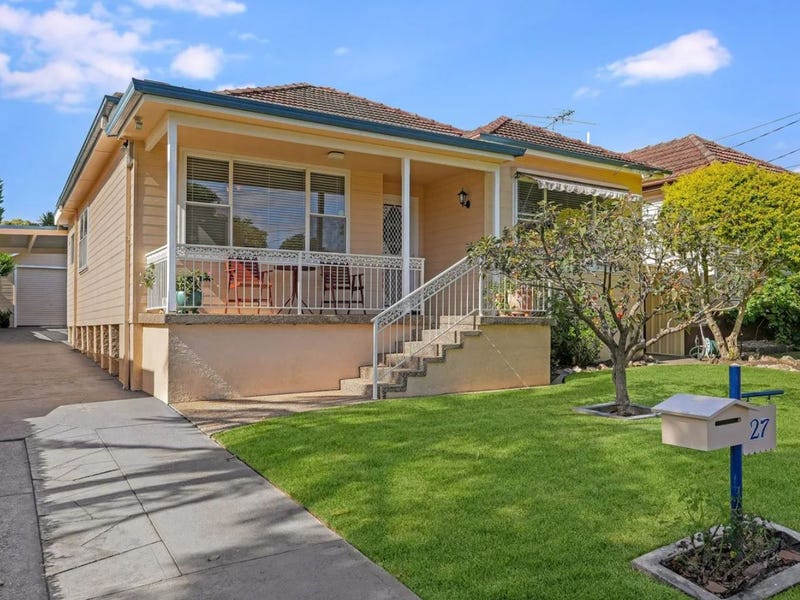 27 Bailey Parade, Peakhurst, NSW 2210 House for Rent