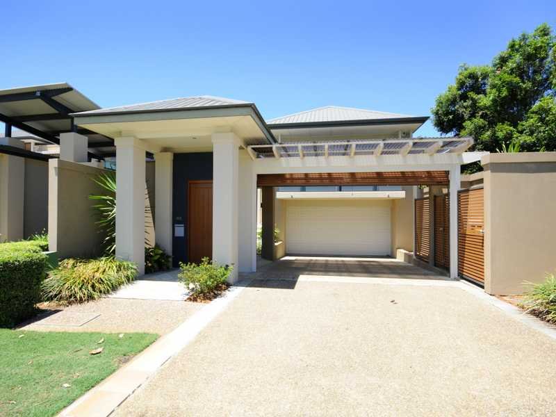 801 Glades Drive, Robina, Qld 4226 Property Details