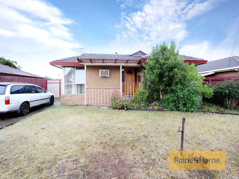 8 Risson Street, Melton South, VIC 3338 - realestate.com.au