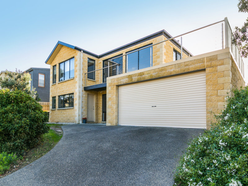15 Pomora Avenue, Torquay, VIC 3228