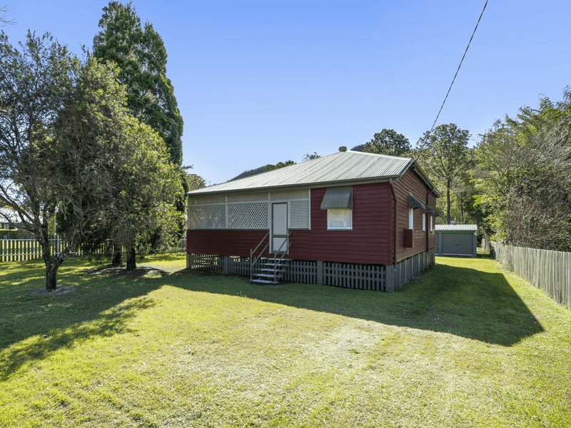 7 Russell Street, Esk, QLD 4312