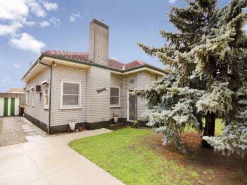 11 Ellendale Street, Hughesdale, VIC 3166