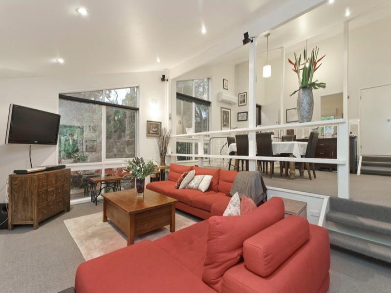 11 Ashdale Grove, Eltham, Vic 3095 Property Details