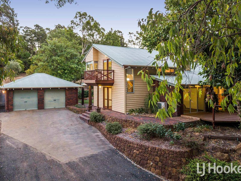 33 Palmateer Drive, Carmel, WA 6076 Property Details