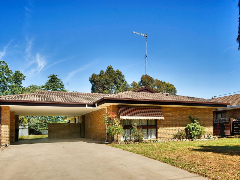 512 Henry Street, Deniliquin, NSW 2710