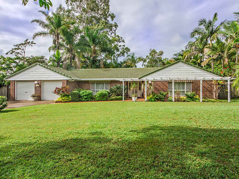 90 California Drive, Oxenford, Qld 4210 Property Details