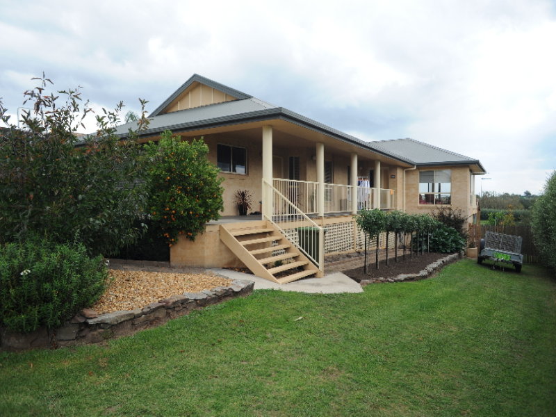 14 Bredt Street, Bairnsdale, Vic 3875 Property Details