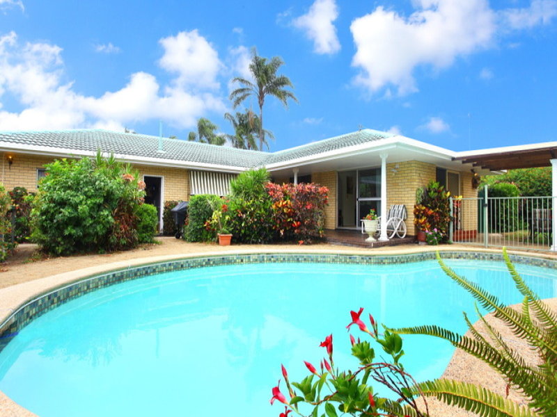 6 Dunbarton Avenue Bundall Qld 4217 Realestate au