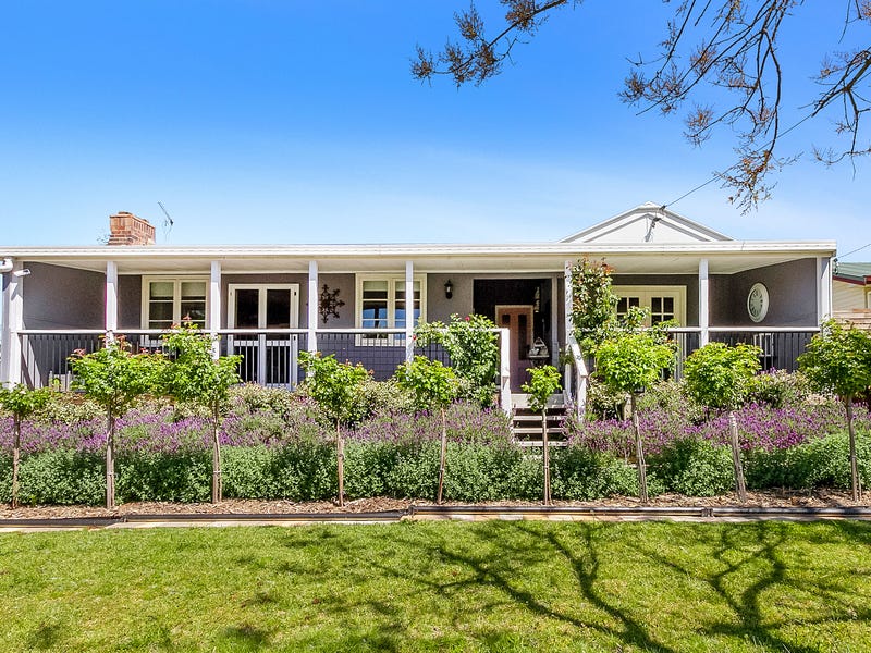 6 ROWAN AVENUE, Uralla, NSW 2358 House for Sale