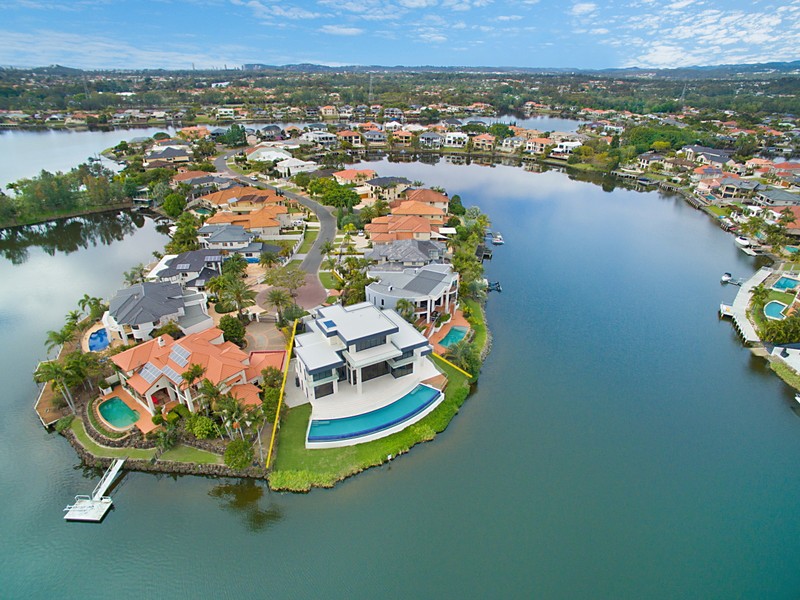 76 Bollard Circuit, Clear Island Waters, QLD 4226