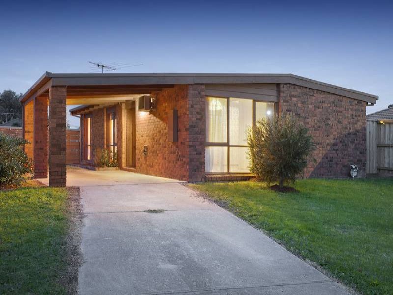 27 Kingston Avenue, Pakenham, Vic 3810 Property Details