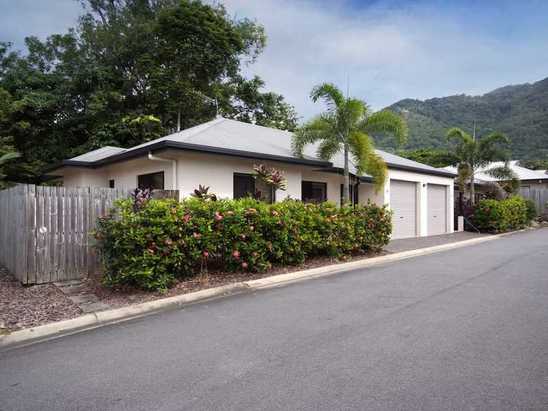 25/190 Irene Street, Mooroobool, Qld 4870 Property Details