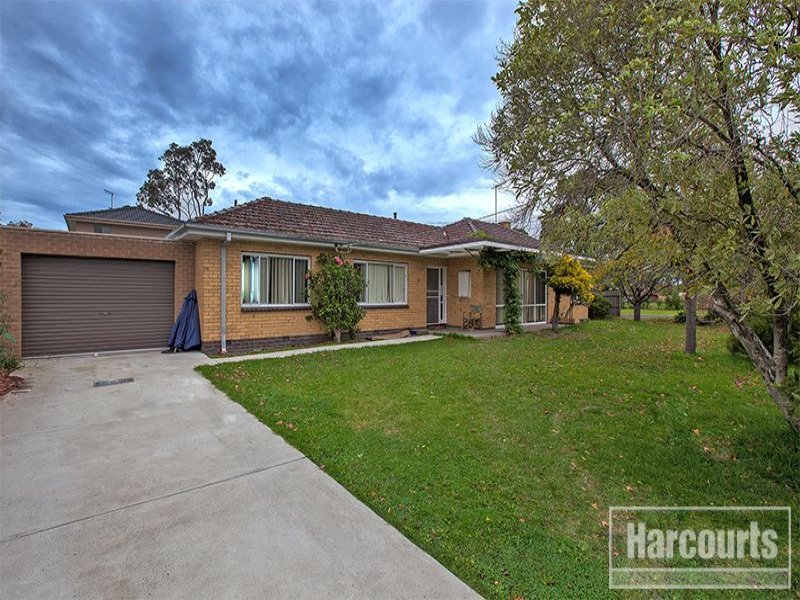30 Rogers Street, Pakenham, Vic 3810 Property Details