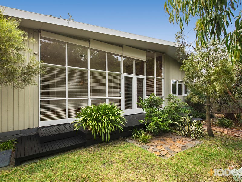 8 Bronte Court, Hampton, VIC 3188