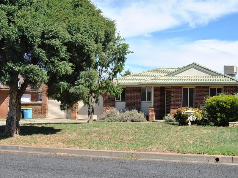 15 Canola Place, Estella, NSW 2650