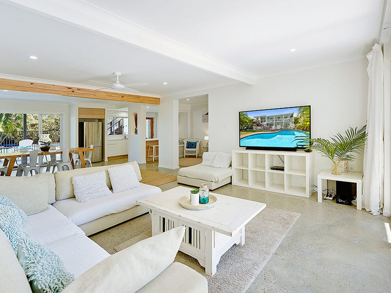 128 Bamboo Avenue, Benowa, Qld 4217 Property Details