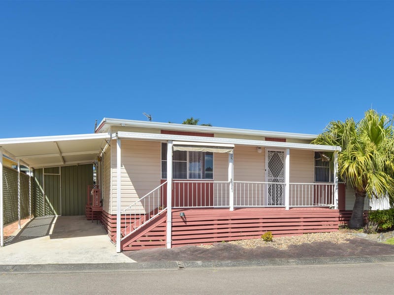 11 First Avenue, Green Point, NSW 2251