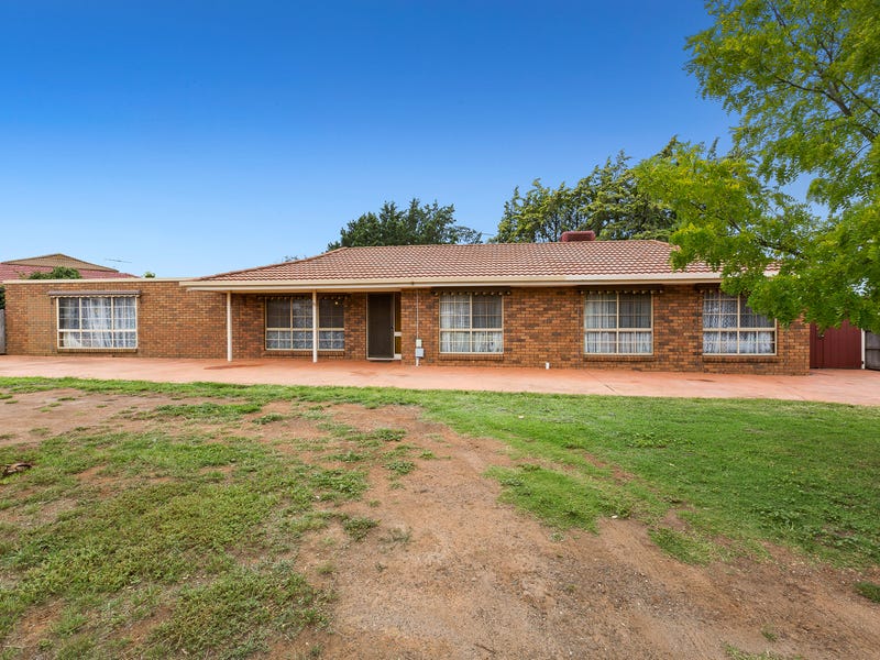 11 Pennyroyal Crescent, Kurunjang, Vic 3337 Property Details