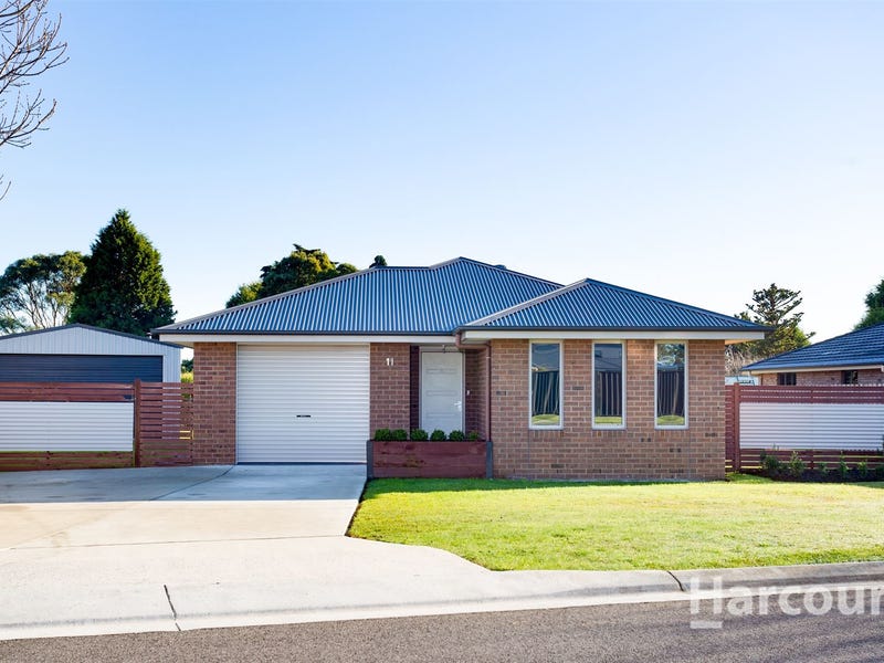 11 Warburton Road, Town, TAS 7253