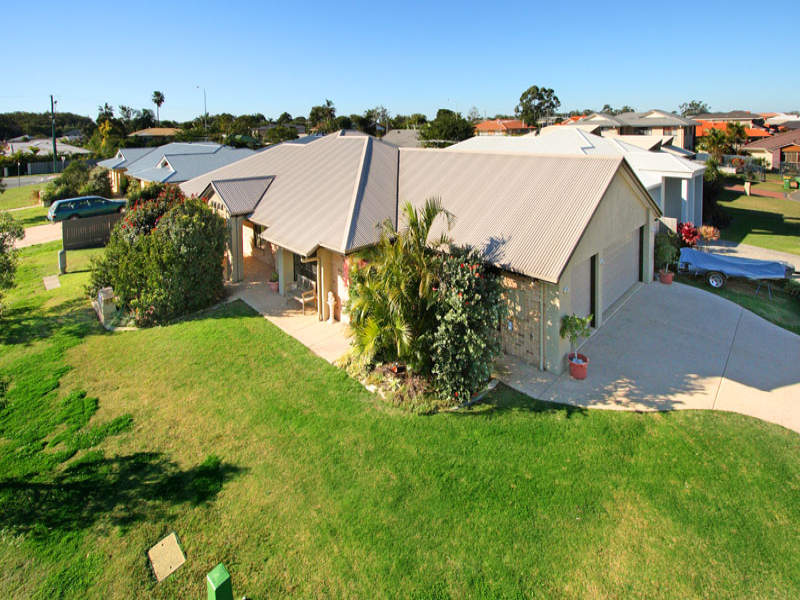 4 Manning Esplanade, Thornlands, Qld 4164 Property Details